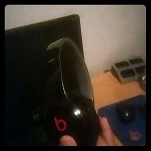 I am selling the beats solo 1
